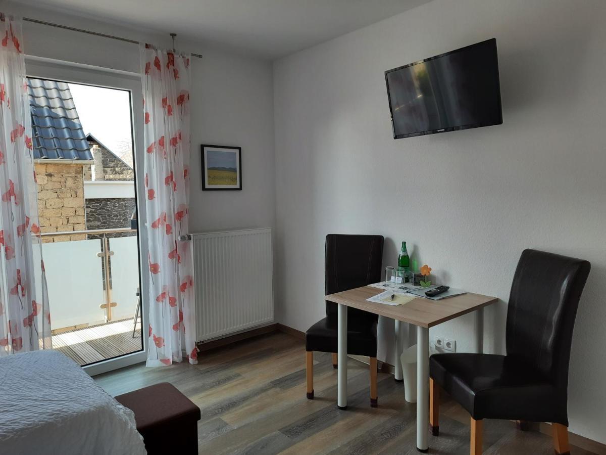 Gaestehaus Am Hochsimmer Ettringen  Esterno foto