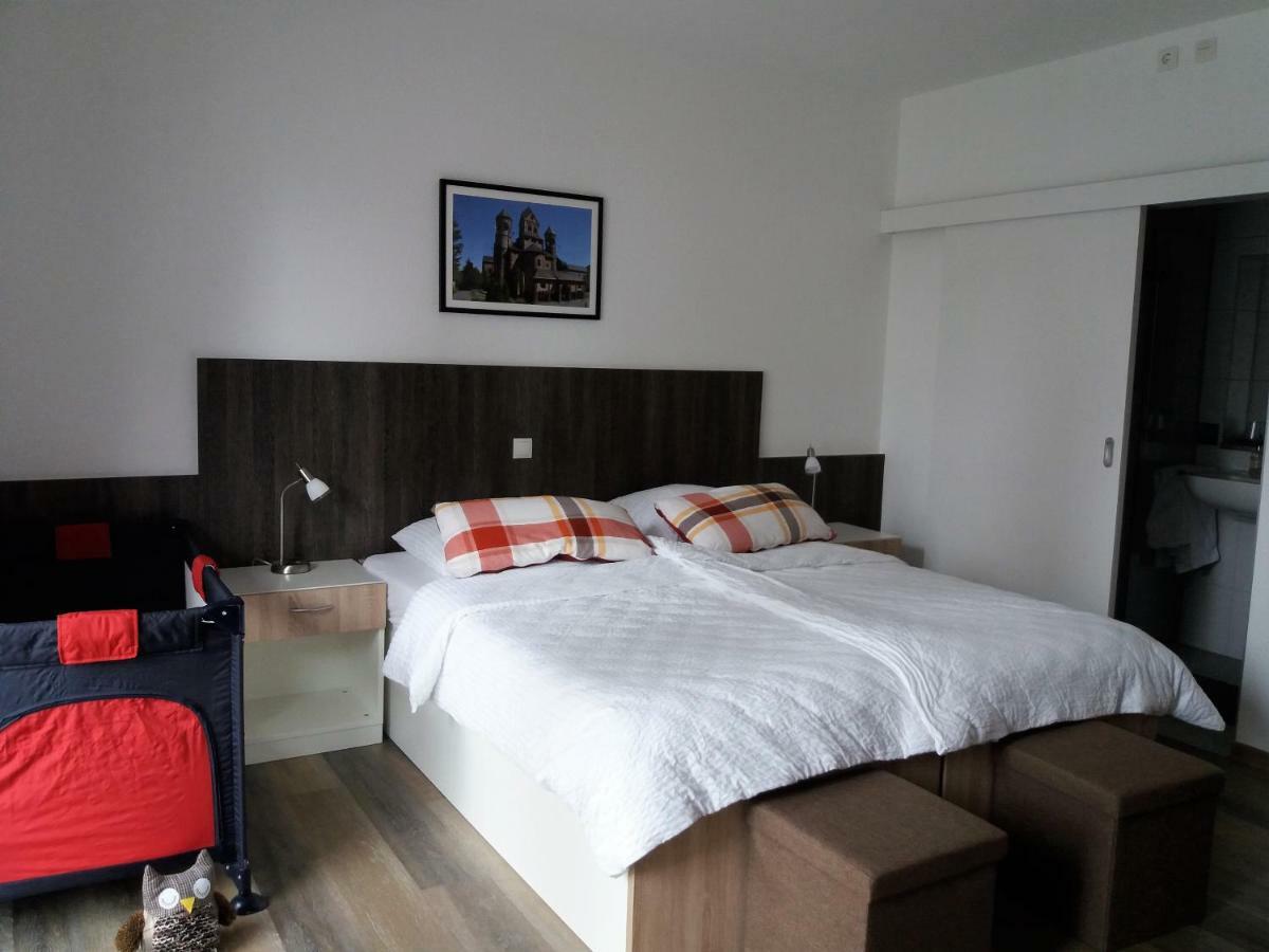 Gaestehaus Am Hochsimmer Ettringen  Esterno foto